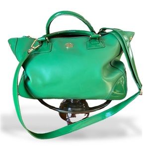 Tory Burch Kelly green shoulder bag.